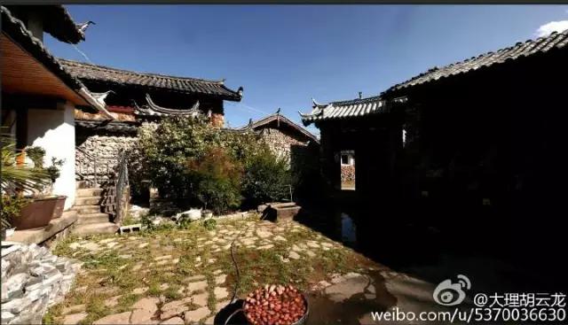 玉龙雪山附近原始村落,玉龙雪山下的村叫什么