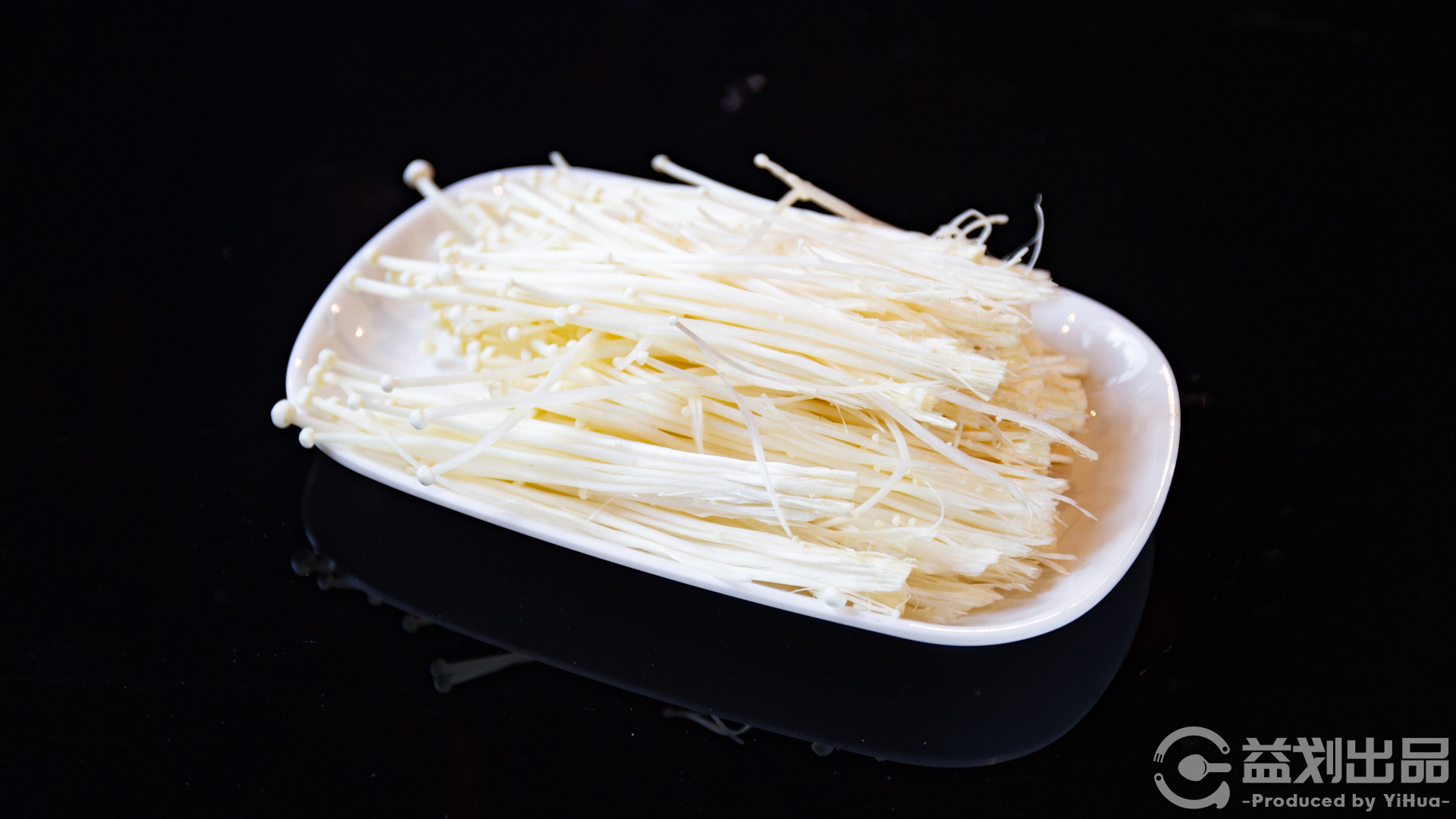 呼市旋转火锅烧烤一体餐厅,呼市吃烤肉推荐餐厅有哪些