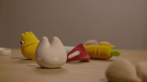 她是一个情趣玩具测评师，亲自试用了1000种产品