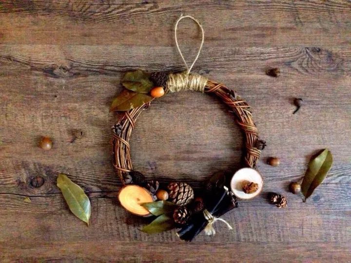 她31岁放弃北漂高薪，回归森林“捡垃圾”，用树叶打造出人间仙境