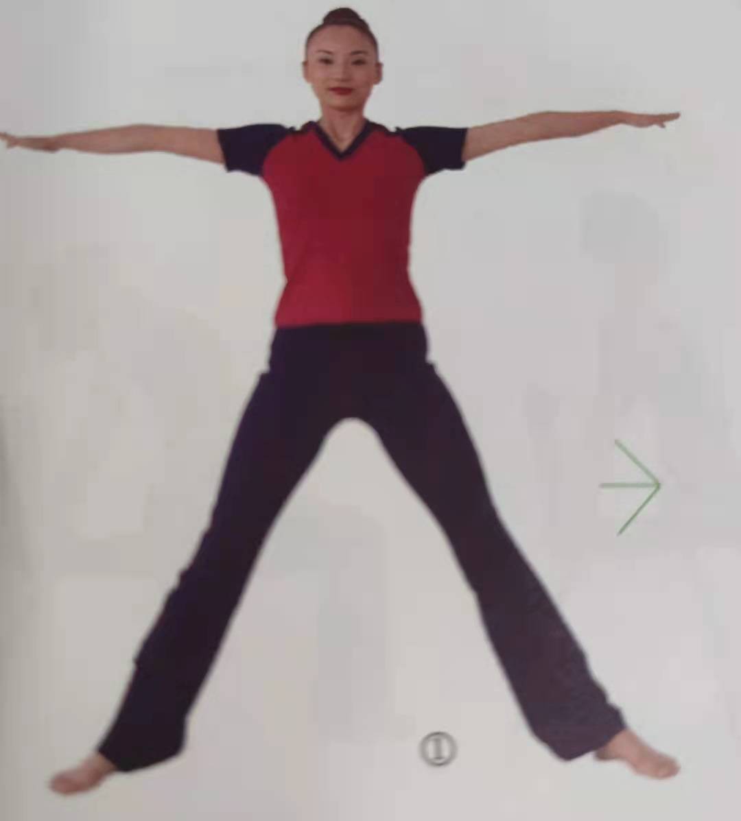 别让驼背拉低颜值，瑜伽动作改善驼背