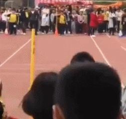 幽默gif：表哥误入传销之后，刚报完警，就收到消息