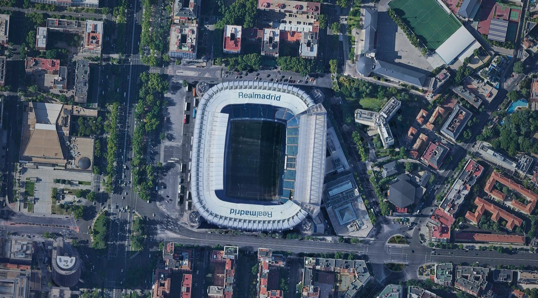 卫星地图看伯纳乌,欧洲十大足球场外观