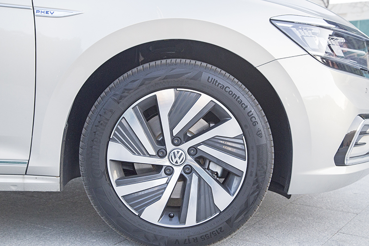 大众新能源制动系统报警,上汽大众油电混合帕萨特试驾