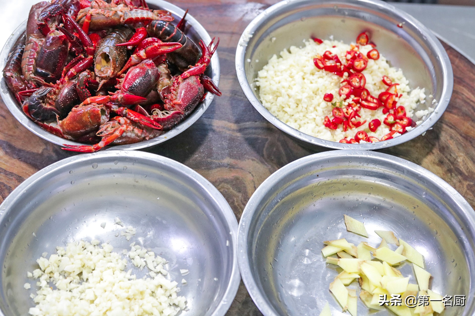 做蒜蓉小龙虾蒜香粉放多少,香辣小龙虾蒜蓉小龙虾两种做法