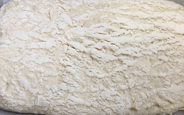 柔软有嚼劲的面包做法不用酵母,自制面包的超简单做法无油