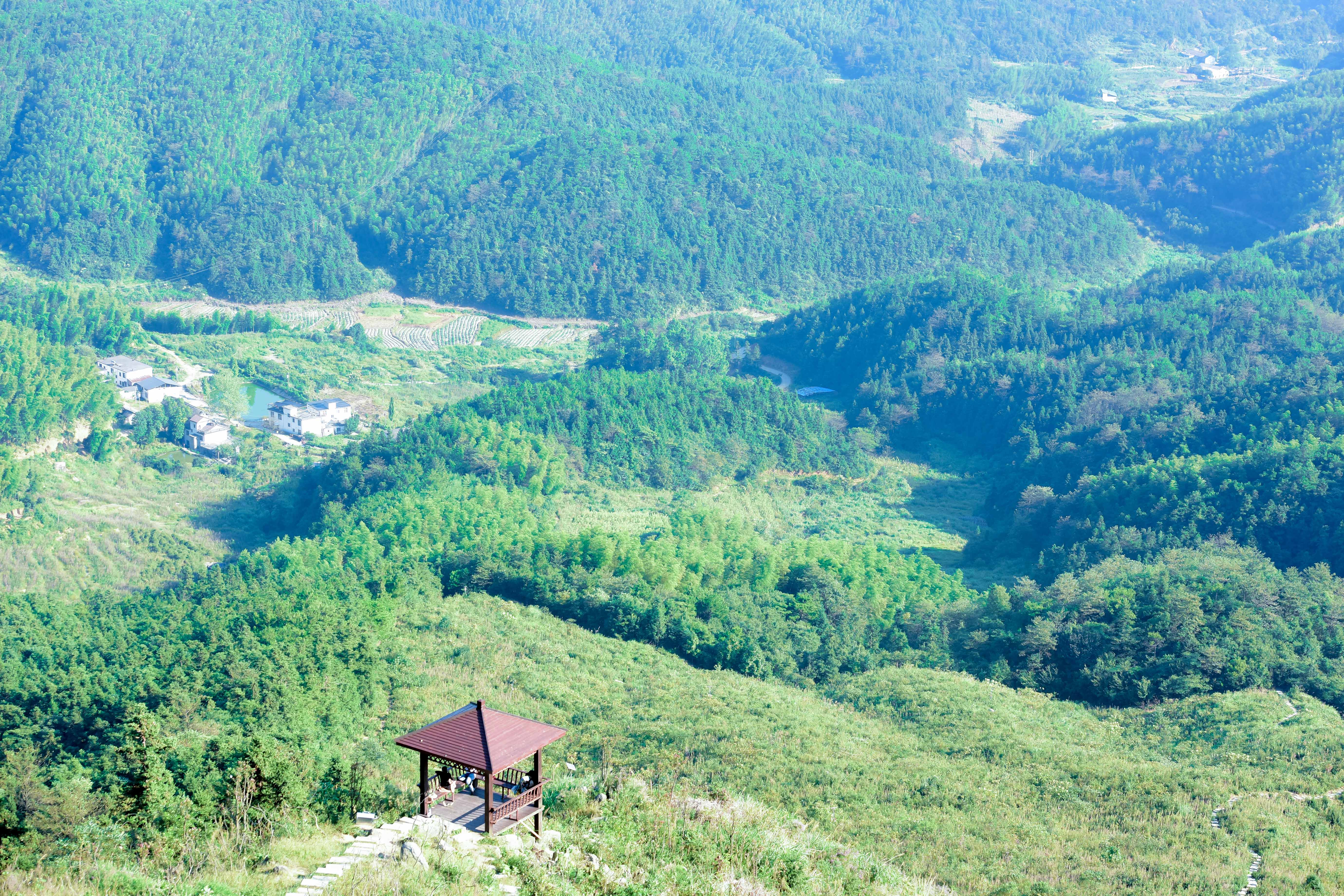 南昌梅岭主峰游玩,南昌梅岭山顶的风景