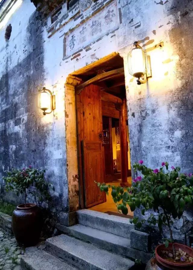 央视挖出来浙江冷门小城，小小鸭头都是世间绝味，人均100+住别墅