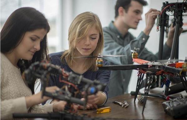 无人机应用技术未来人才缺口,无人机驾驶员出路