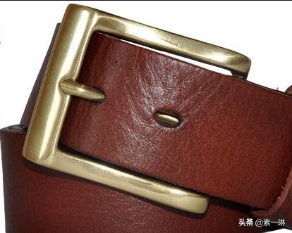 男士装饰皮带怎么系,男士配饰皮带