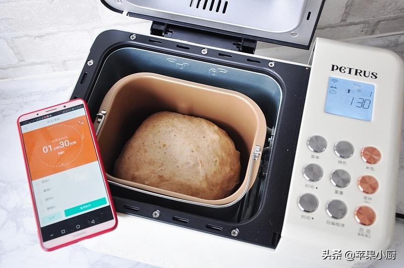 用面包机做早餐美食视频,用面包机做松软吐司