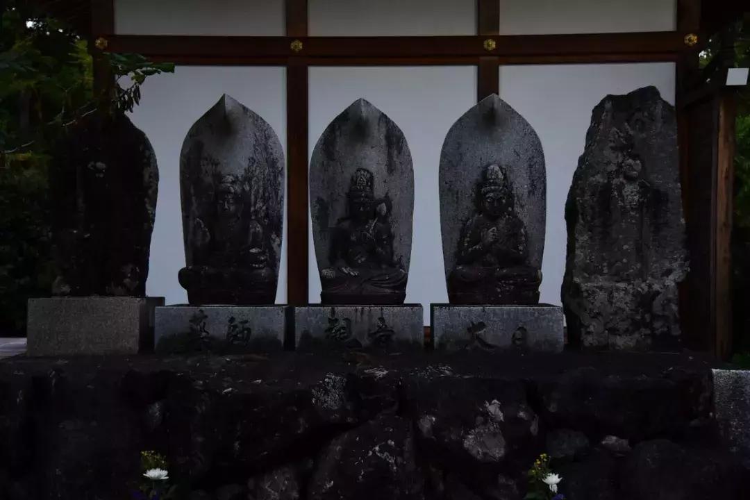 知道生气了但是不哄,佛法控制脾气的方法