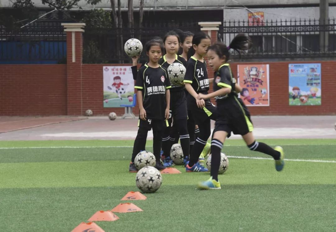 第九届广州市中小学生足球联赛,广州市海珠区聚德西路小学电话