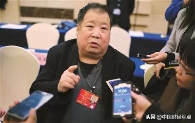 在南阳，社会各界人士纷至沓来悼念二月河