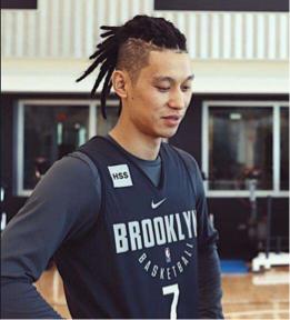 不换脏辫都不知道你能多帅！邓肯退役魅力大增，AI留脏辫才有灵魂