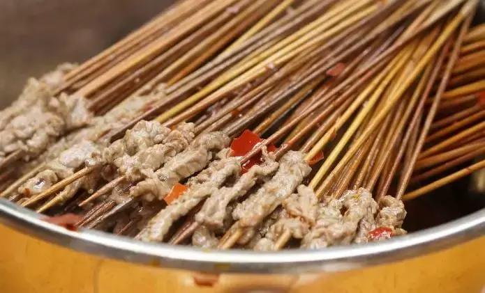 我在2018年的网红美食堆里，精挑出了这23家火爆的店给你！