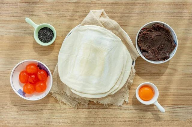 蛋黄酥不用烤箱制作的方法,蛋黄酥不用烤箱怎么做好吃