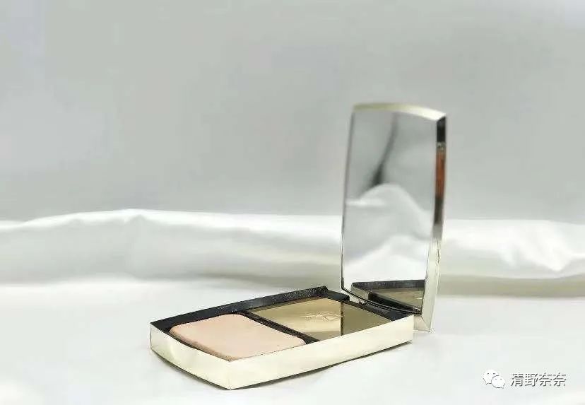 推荐一款平民好用的粉饼,给推荐一款特别细腻不干的粉饼