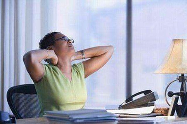 怎么解决久坐导致的肩颈问题,久坐不动颈椎疼痛怎么缓解