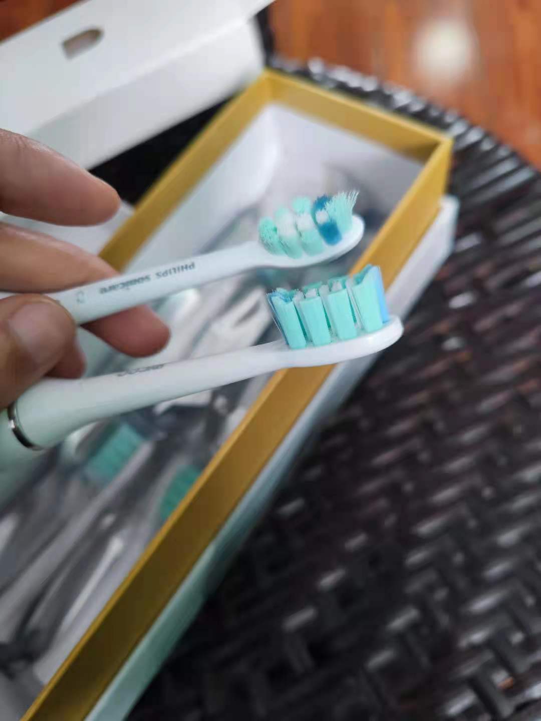 怎么挑选一款性价比高的电动牙刷,电动牙刷怎么选儿童