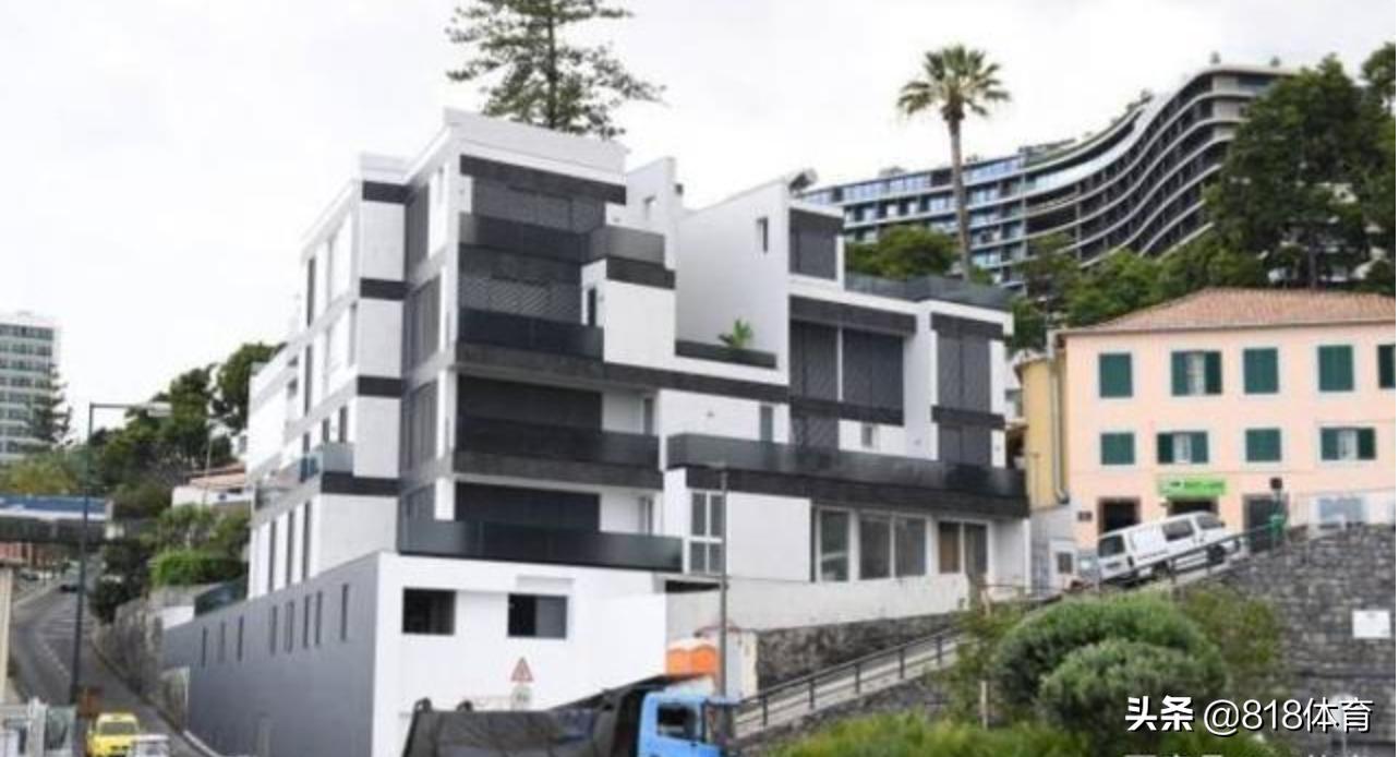 c罗回豪宅完整视频,c罗回里斯本给妈妈过生日