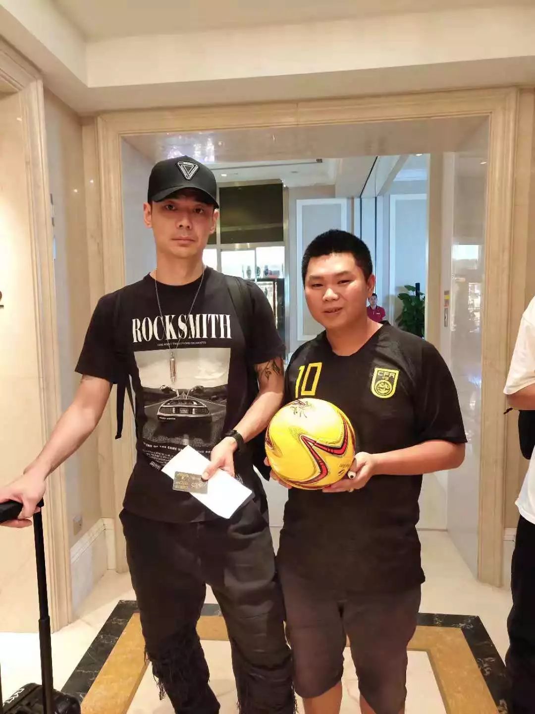 国足海口集结备战12强赛,国足海口比赛首发