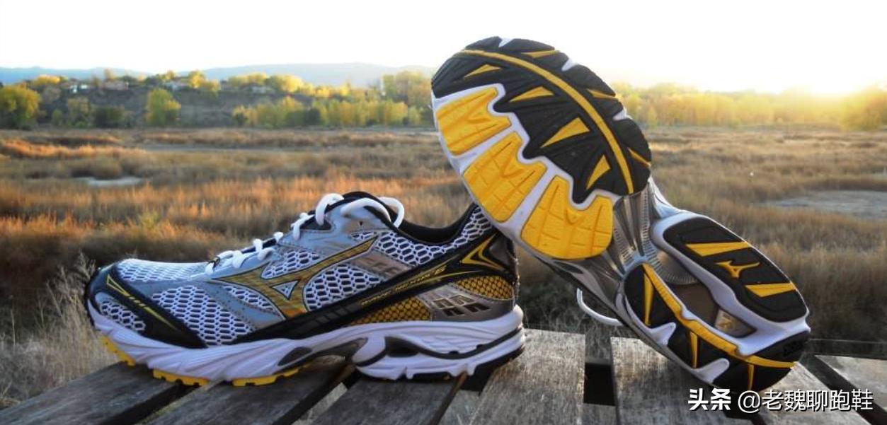 亚瑟士与美津浓40码,亚瑟士美津浓是一个级别的吗