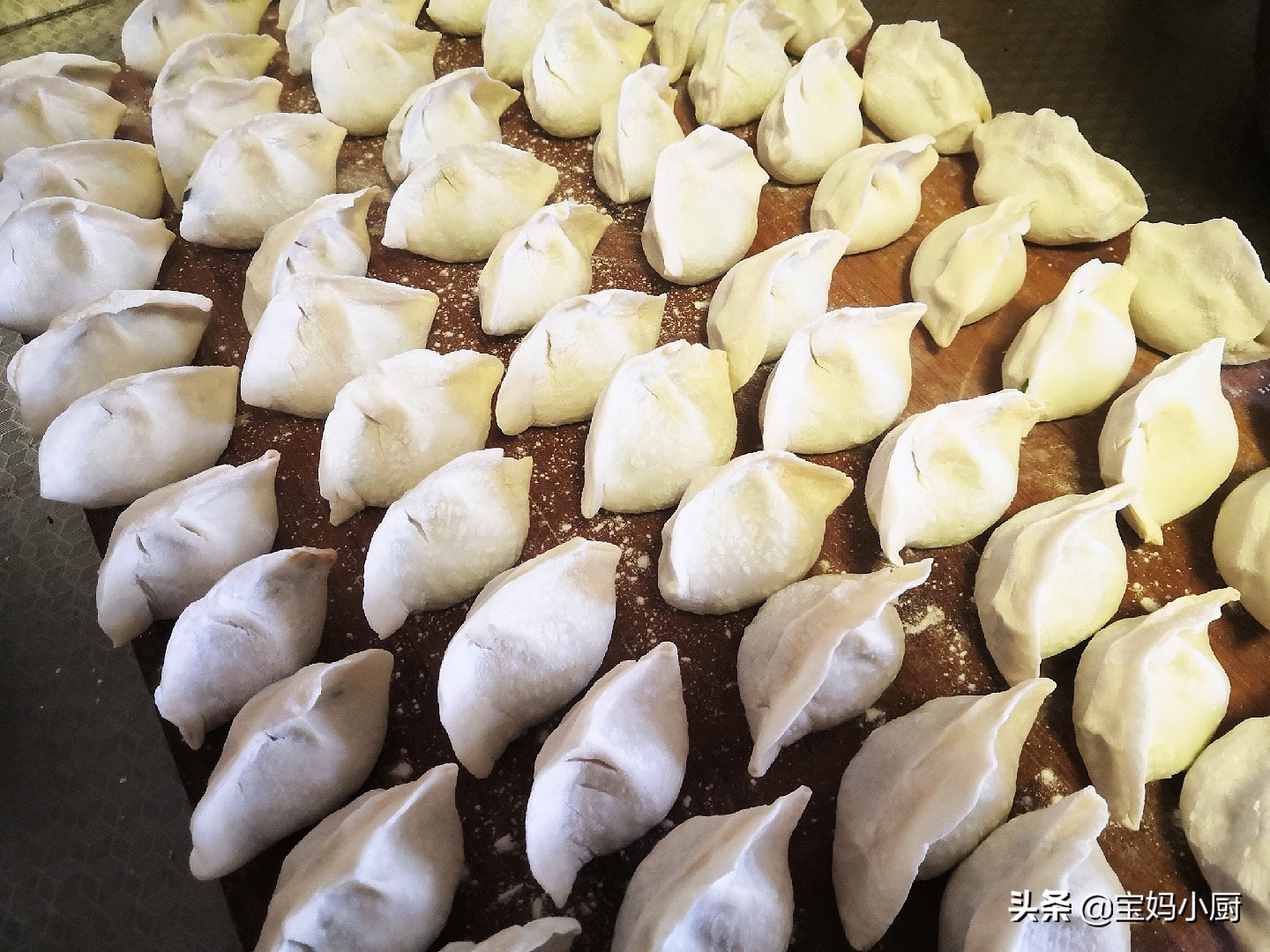 韭菜馅饺子怎么能多包馅,包韭菜馅饺子直接拌馅就错了