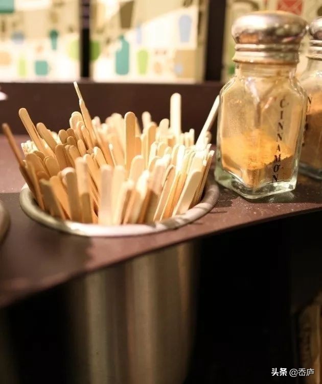 这个咖啡发明非常酷,据说每年能节约4亿根搅拌棒~