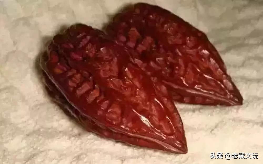 小秋子核桃如何辨别是不是塑料的,秋子核桃的变化过程