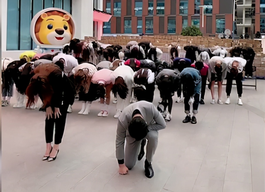 辛巴发家史真实事件,辛巴以前穷了怎么变富人