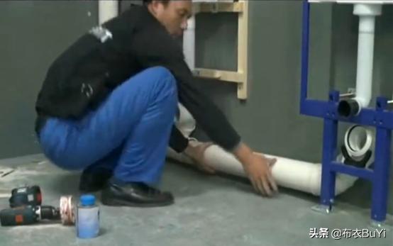 干湿分离卫生间马桶一定要移位吗,卫生间马桶位置不好咋做干湿分离