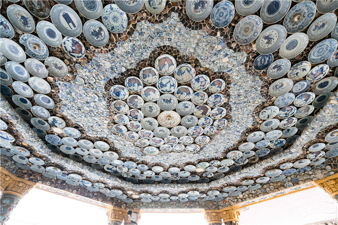 天津超“豪华”公馆，楼道都镶满古瓷、玛瑙，最奇怪无人敢偷