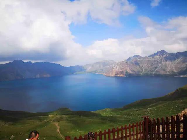 首富们的滑铁卢：王健林许家印兵败长白山李嘉诚亏损1400亿