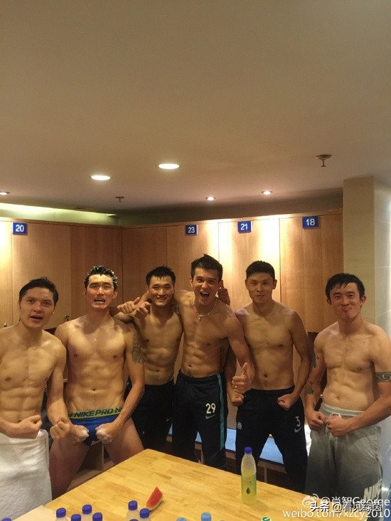 范志毅评价国足球员身材,2002年国足的身材