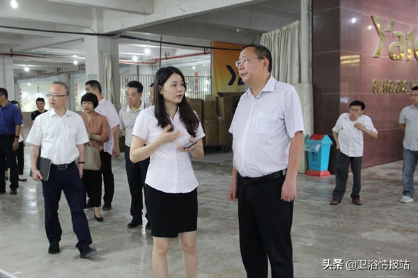 工信部五所赴潮州市调研专家组走进广东亚陶科技股份有限公司