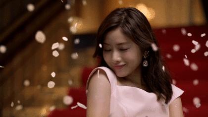 唇纹深显老吗,唇纹深好不好