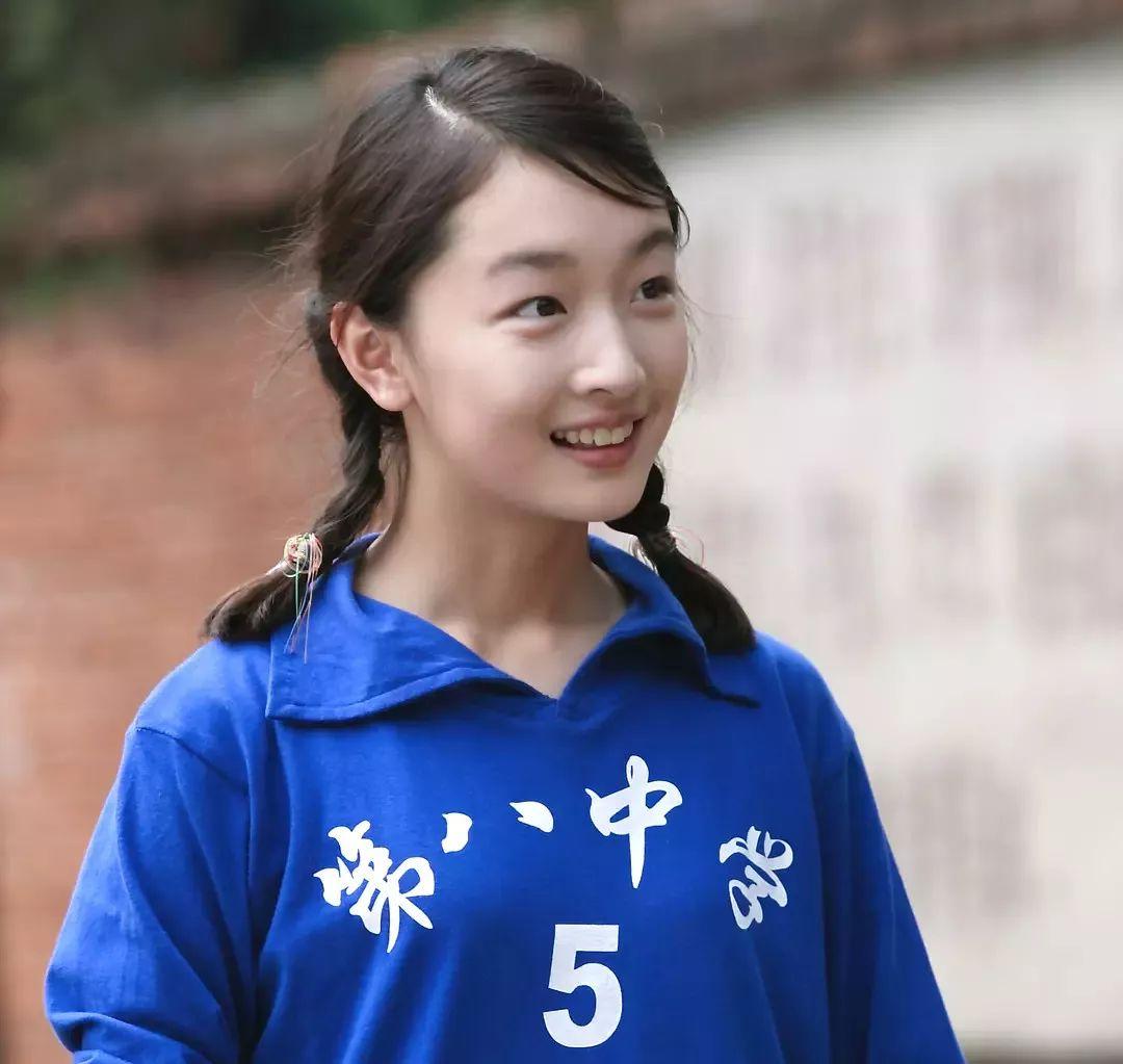 周冬雨双料影后背后的男人们,周冬雨双料影后背后的男人是谁