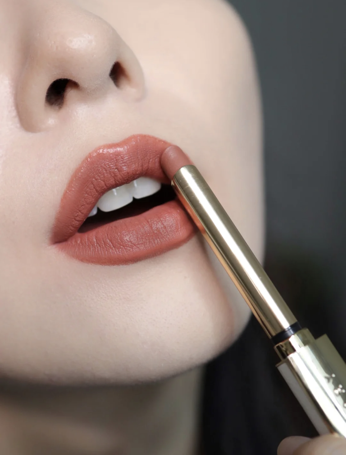 又显白又好看的口红色号,比较润且显白的口红