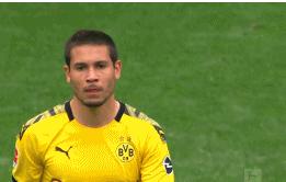 德甲昨晚回来了!首创“握手仪式”,替补席奇景,球员亲脸庆祝