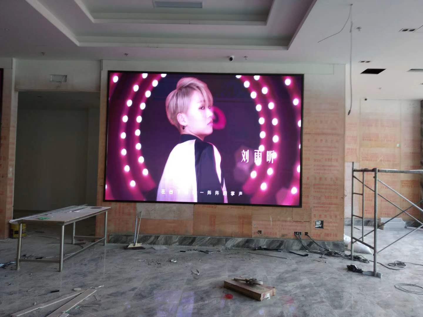 室内彩色led显示屏如何选型号,led室内全彩显示屏p2主要参数