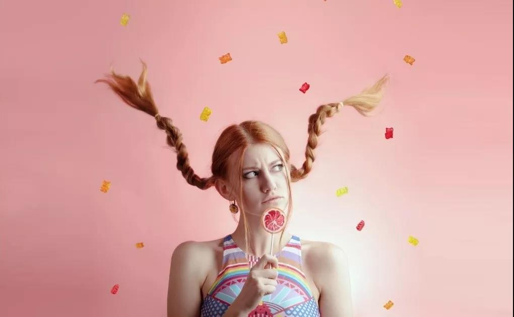 室友打翻了化妆品图片,室友打碎了香水怎么办