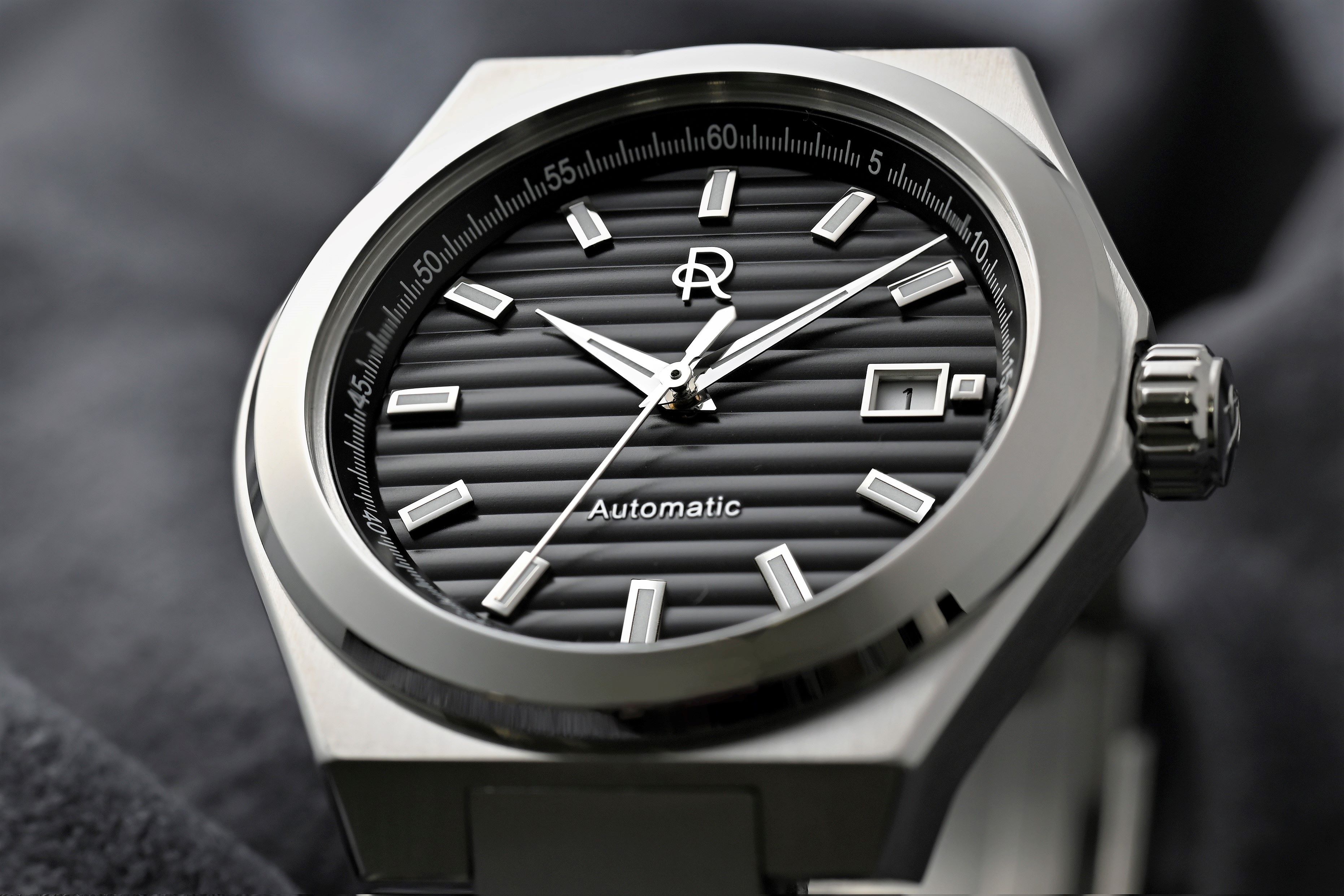 劳力士同款904L材质，日本腕表厂商是盲从还是创新？