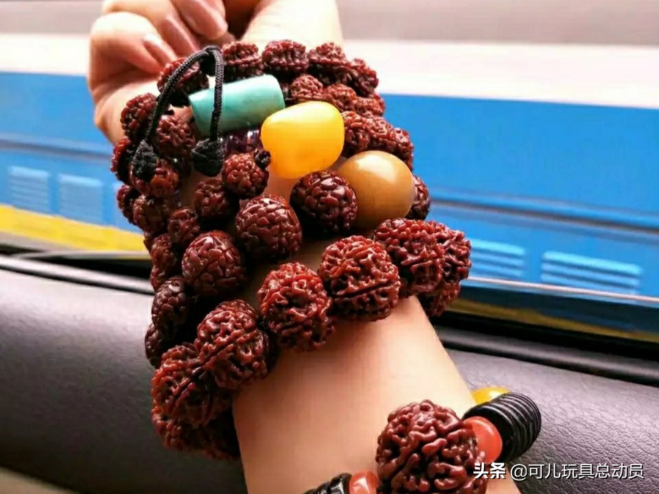 我爱做手工：给大家发一个无齿金刚圆珠的手工打磨过程