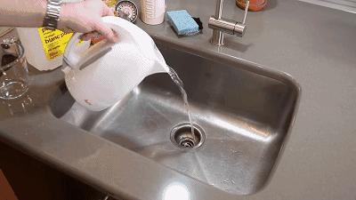 水槽下水道堵了用什么方法通,厨房水槽下水道堵了怎么办