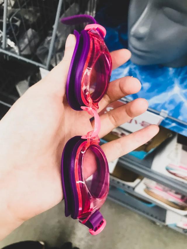 儿童游泳要泳帽吗,宝宝游泳用戴泳帽吗