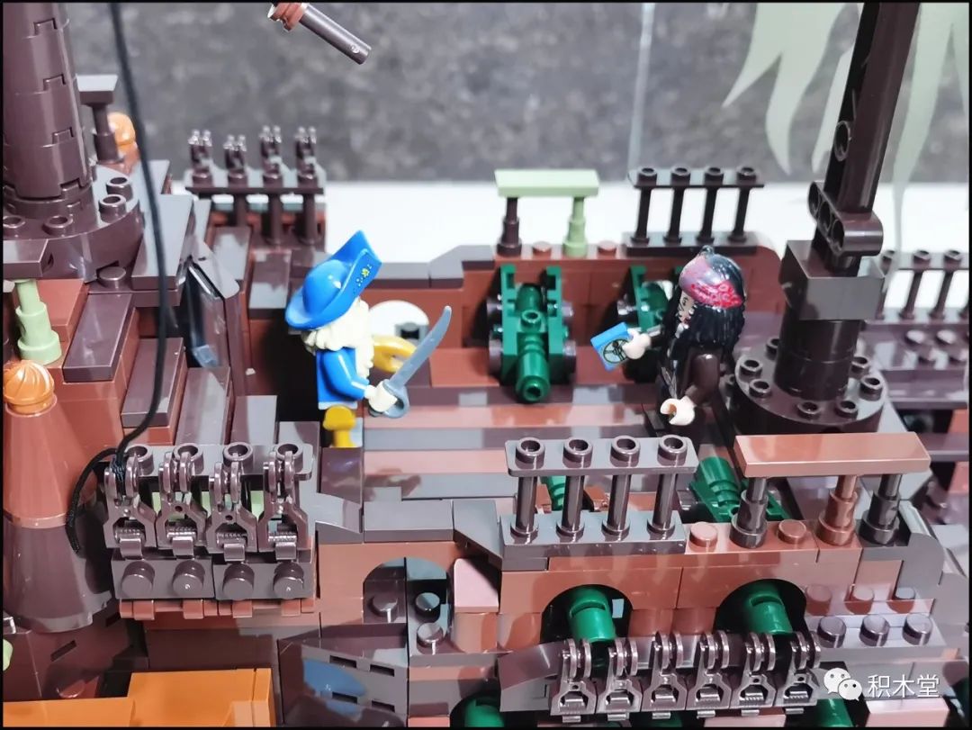 飞翔的荷兰人号船真实原型,飞翔的荷兰人号为什么能潜水