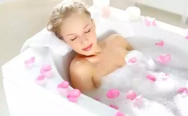 洗澡时这几个地方不要忽视,洗澡时这几处再脏也不要洗