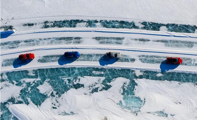 保时捷911turbos漂移,保时捷panamera雪地模式怎么开