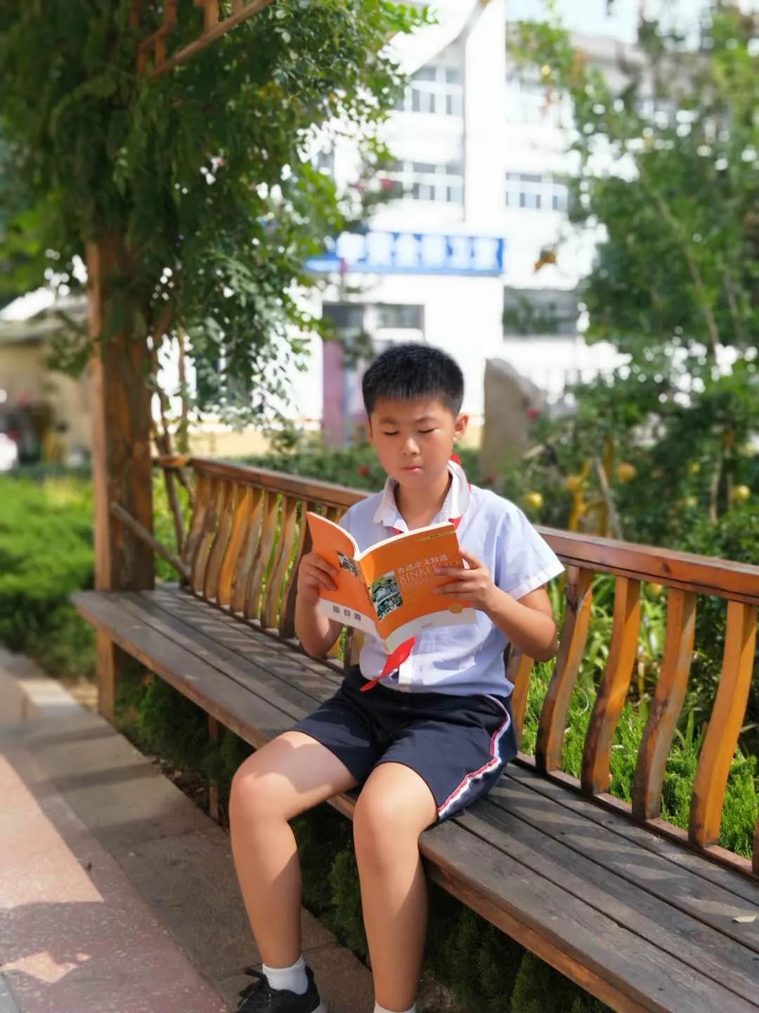 奔涌吧后浪青年们完整版,奔涌吧时代大潮中的青年后浪